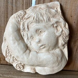 Vintage Hen-Feathers Hand Cast Sweet Cherub Wall Decor 4.5”x4.75”